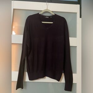 Murano Men's V-Neck Sweater - plum color